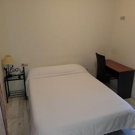 Hostal El Pasaje Puente Genil Bagian luar foto