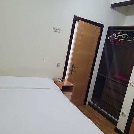 Hostal El Pasaje Puente Genil Bagian luar foto