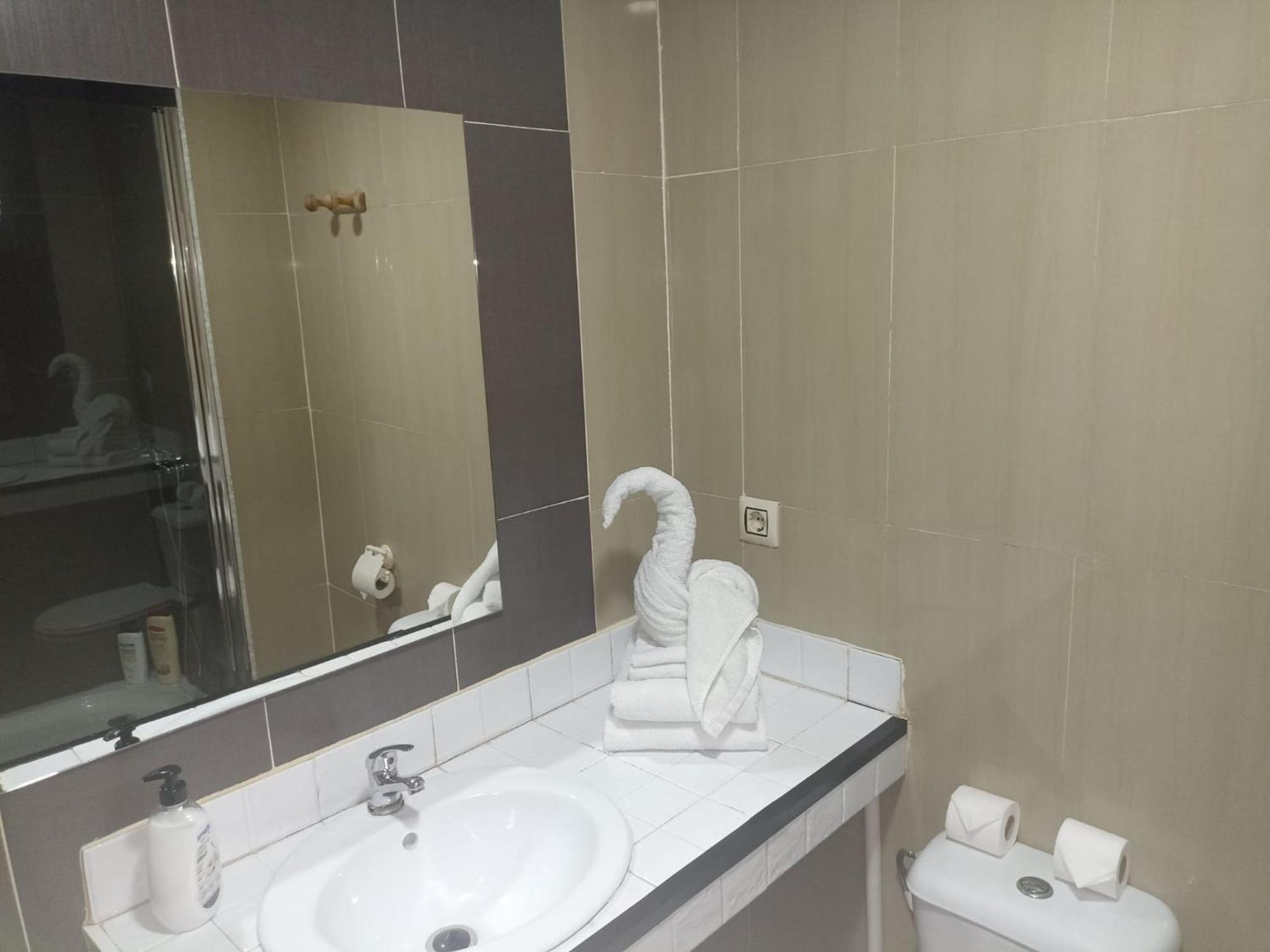 Hostal El Pasaje Puente Genil Bagian luar foto
