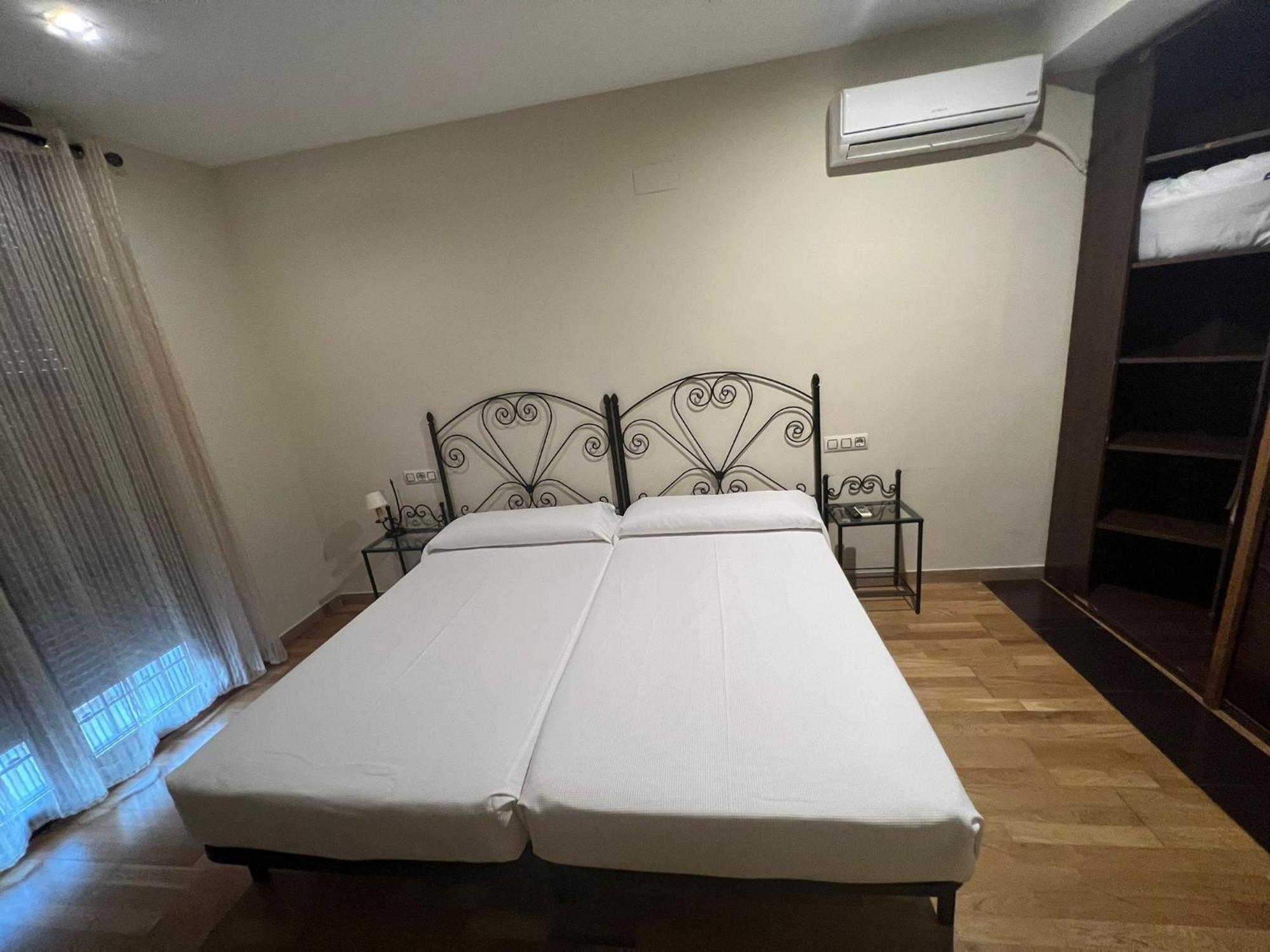 Hostal El Pasaje Puente Genil Bagian luar foto